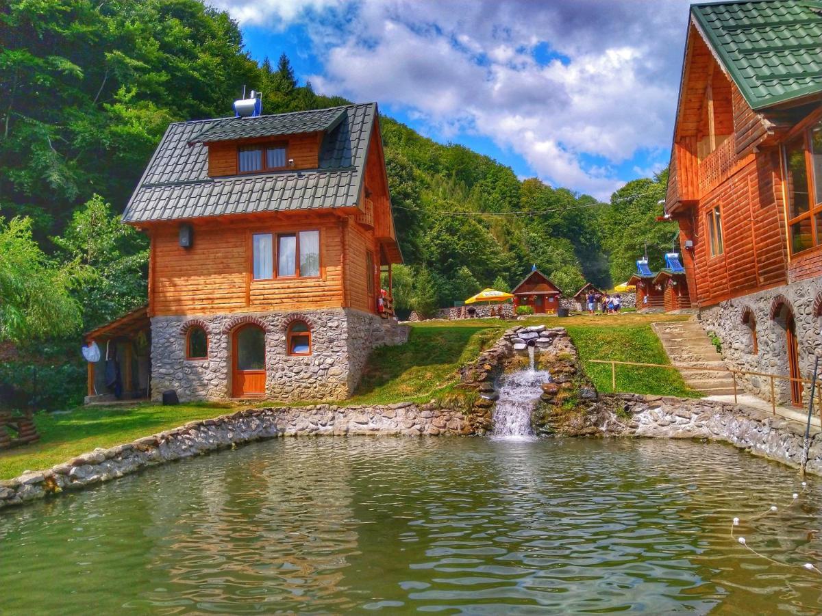 Pastravaria Romani Hotel Horezu Buitenkant foto